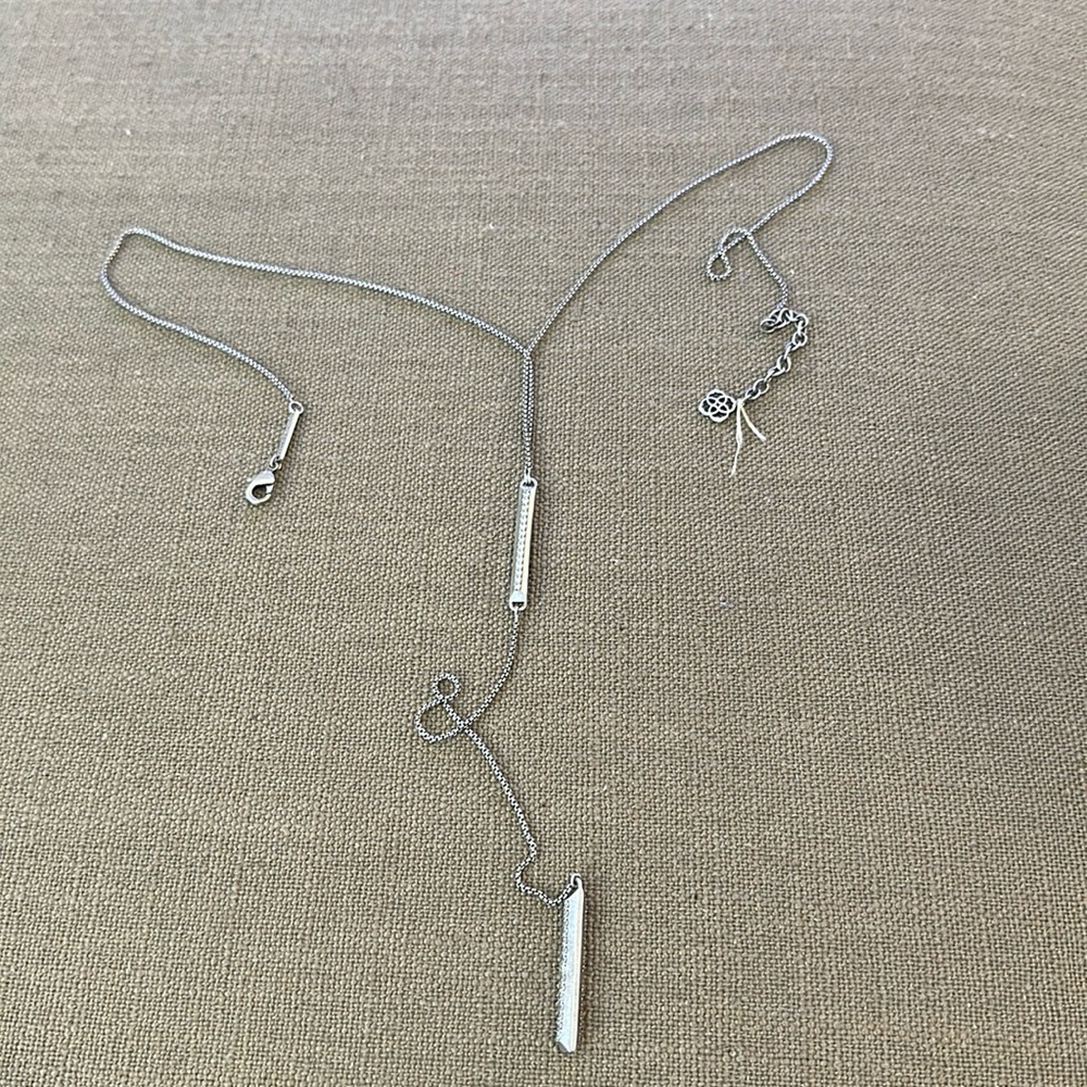 Kendra Scott y necklace silver